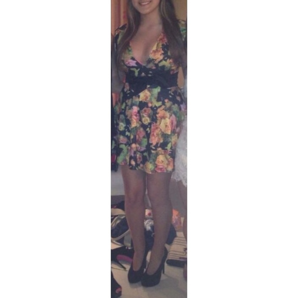 Short Floral Print Dress V-cut